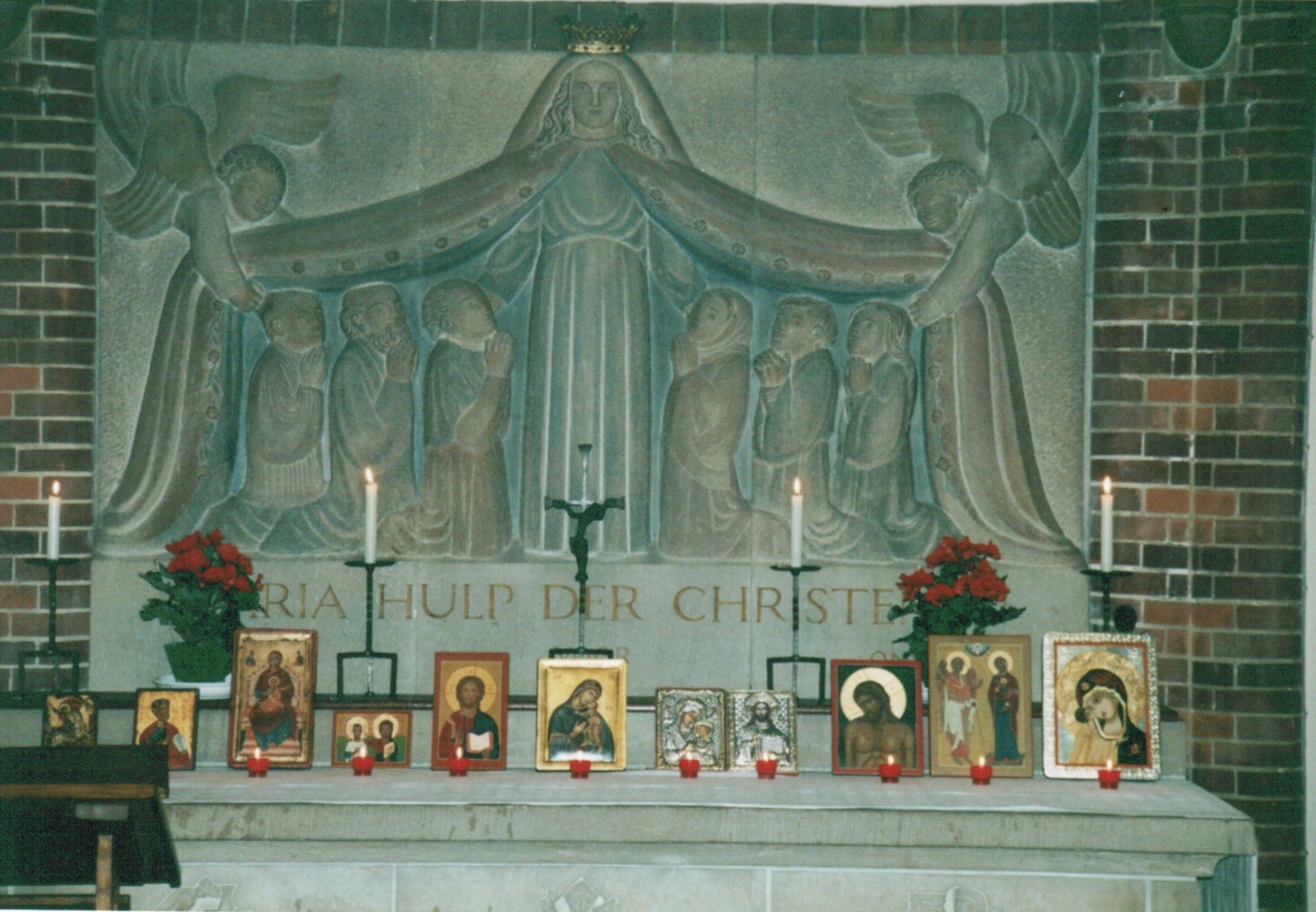Ikonen op het altaar in de Mariakapel